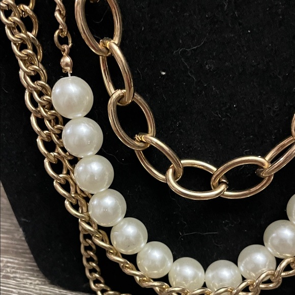Chic Gold and Pearl Layered Necklace - Picture 2 of 5